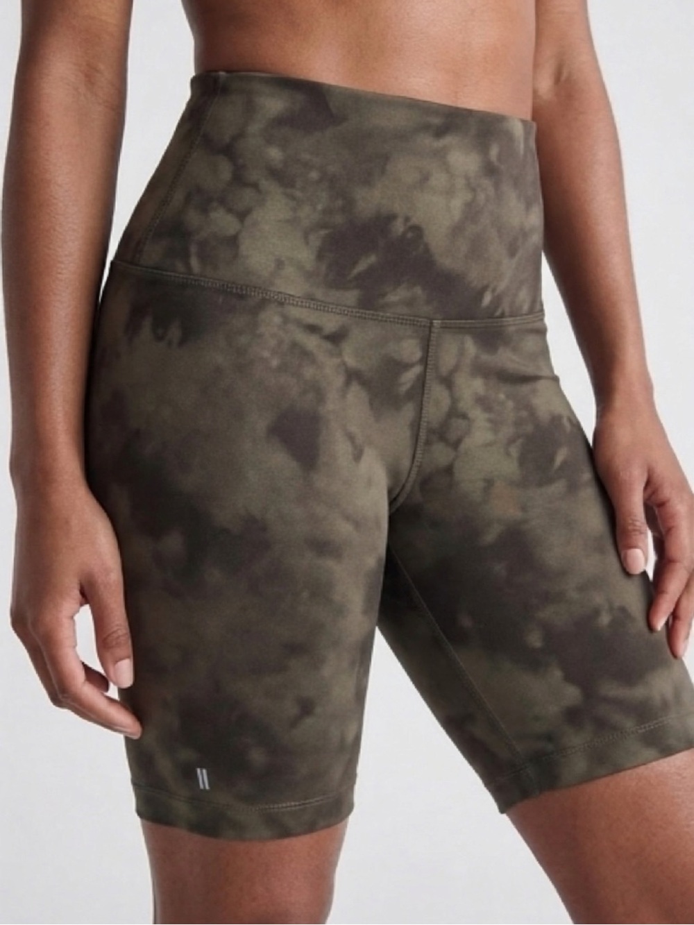 Nobull Women’s Army Graphite Green Tie Dye 6” High Rise Biker Shorts XS